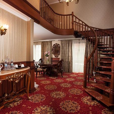 London Hotel Odessa Buitenkant foto