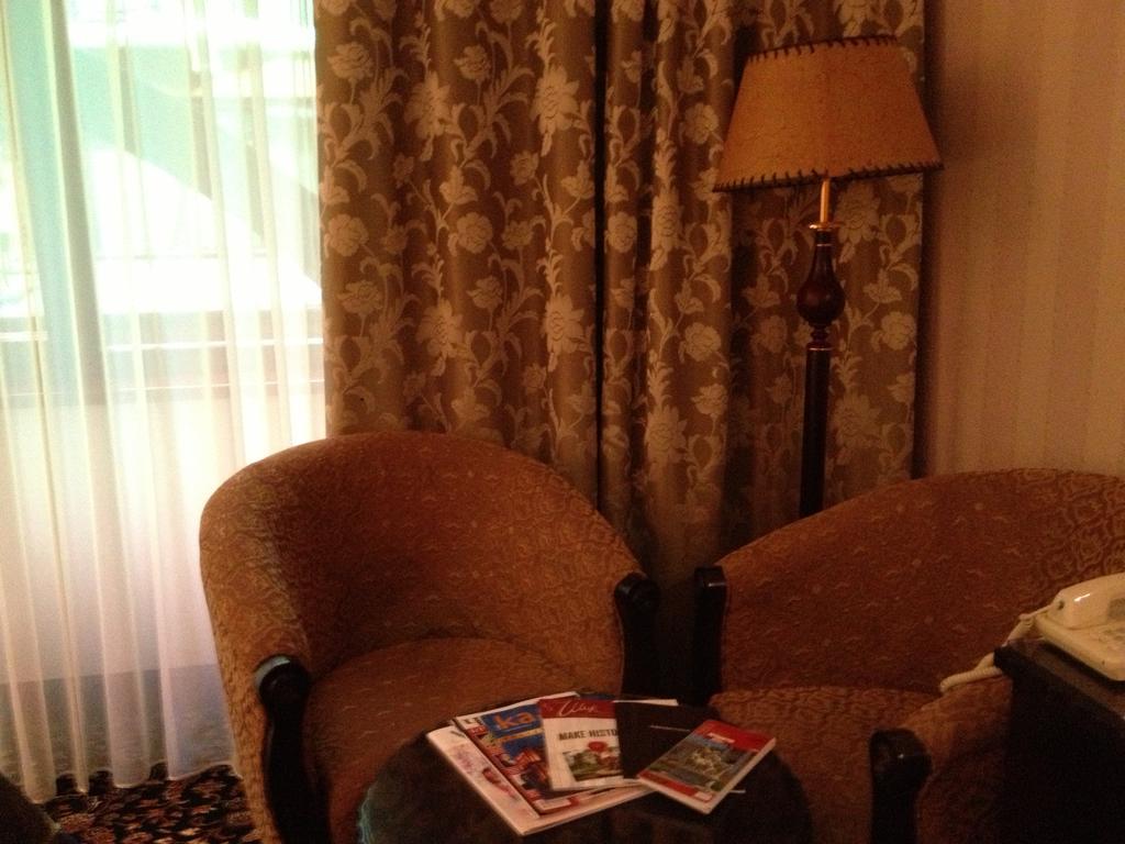 London Hotel Odessa Buitenkant foto