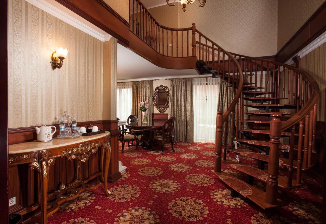 London Hotel Odessa Buitenkant foto