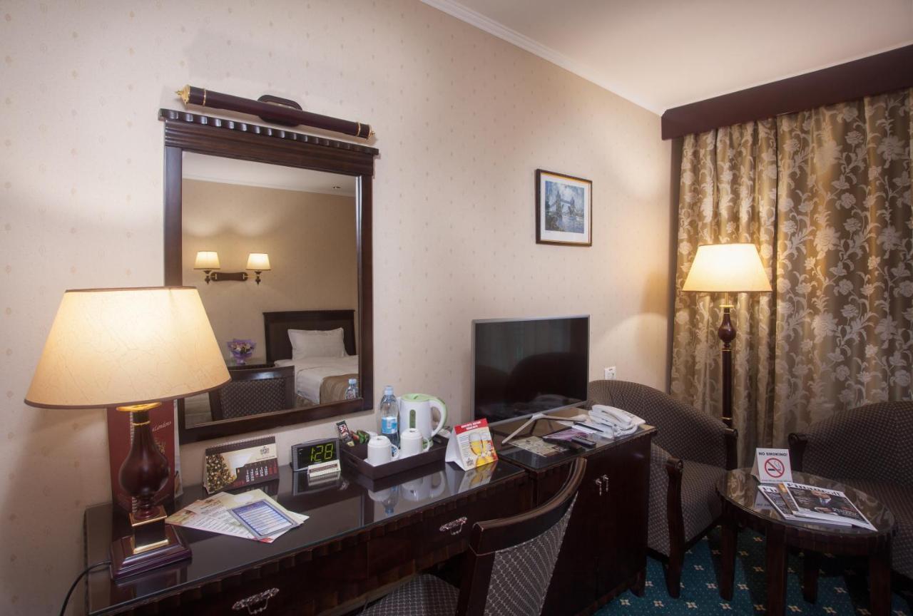 London Hotel Odessa Buitenkant foto