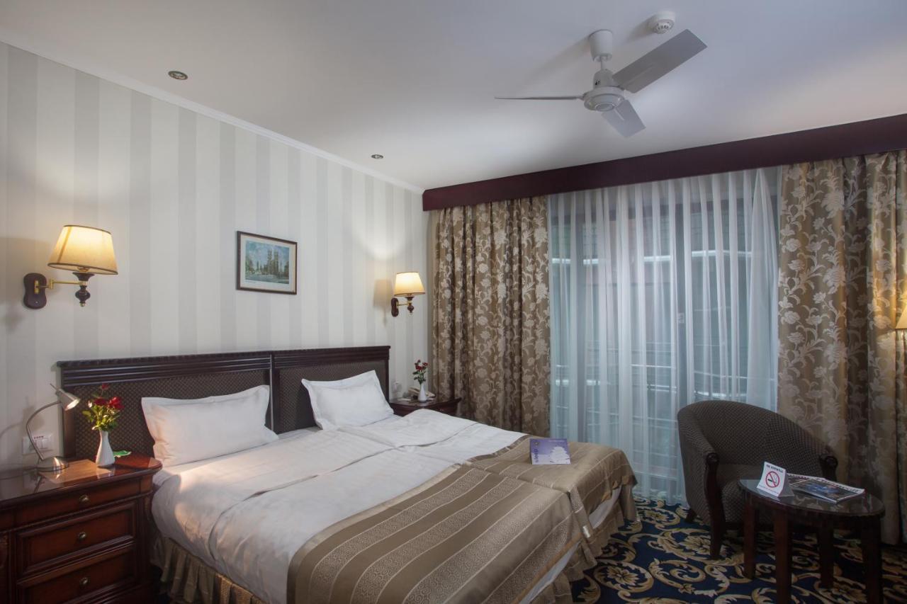 London Hotel Odessa Buitenkant foto