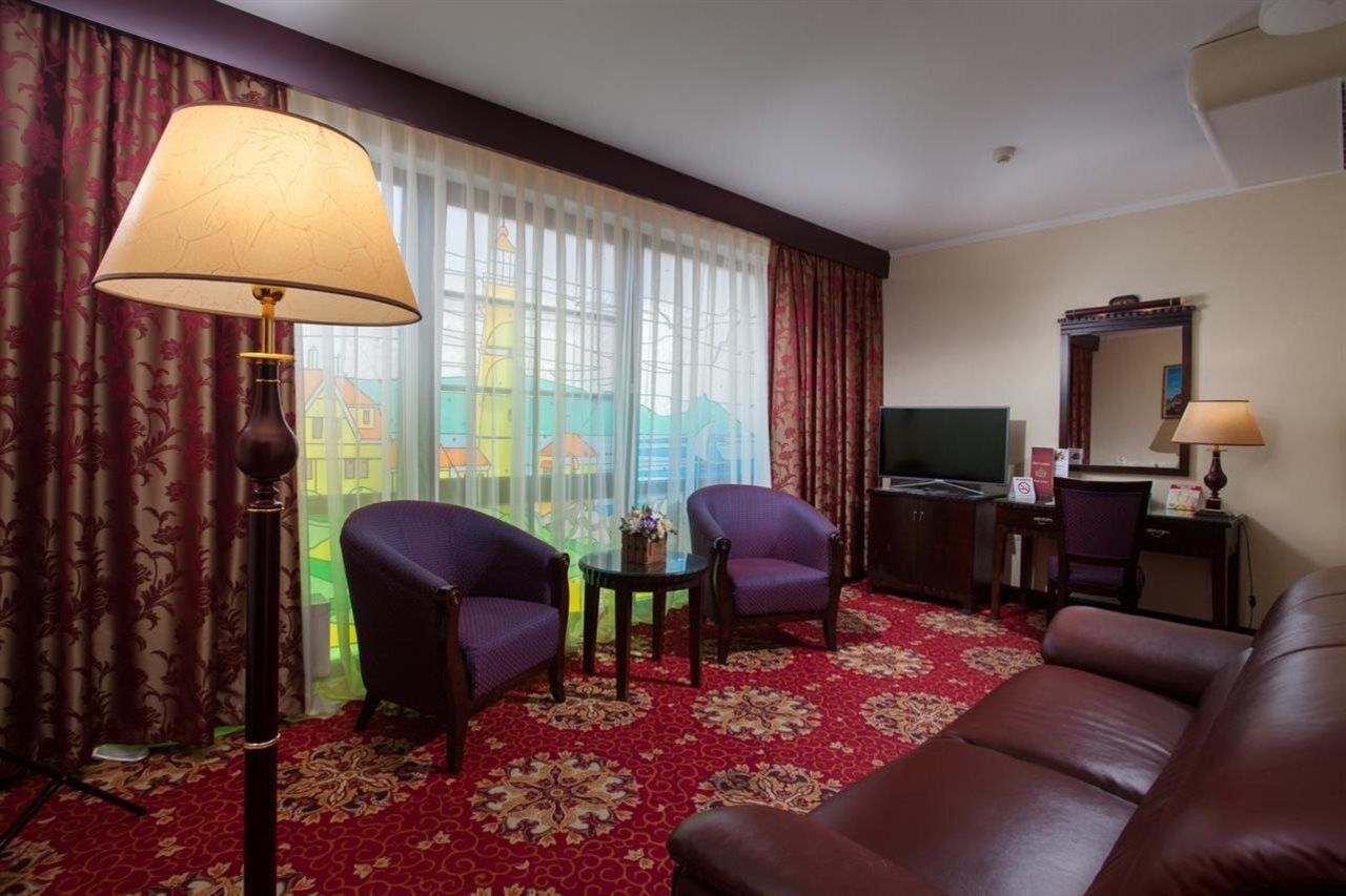 London Hotel Odessa Buitenkant foto